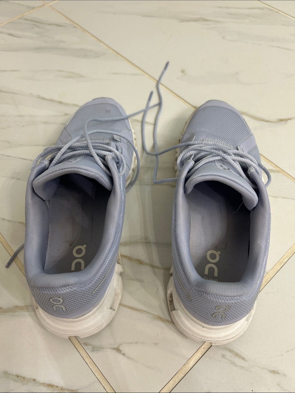 On Cloud Women's Light Blue Athletic Shoes. Size 7.5